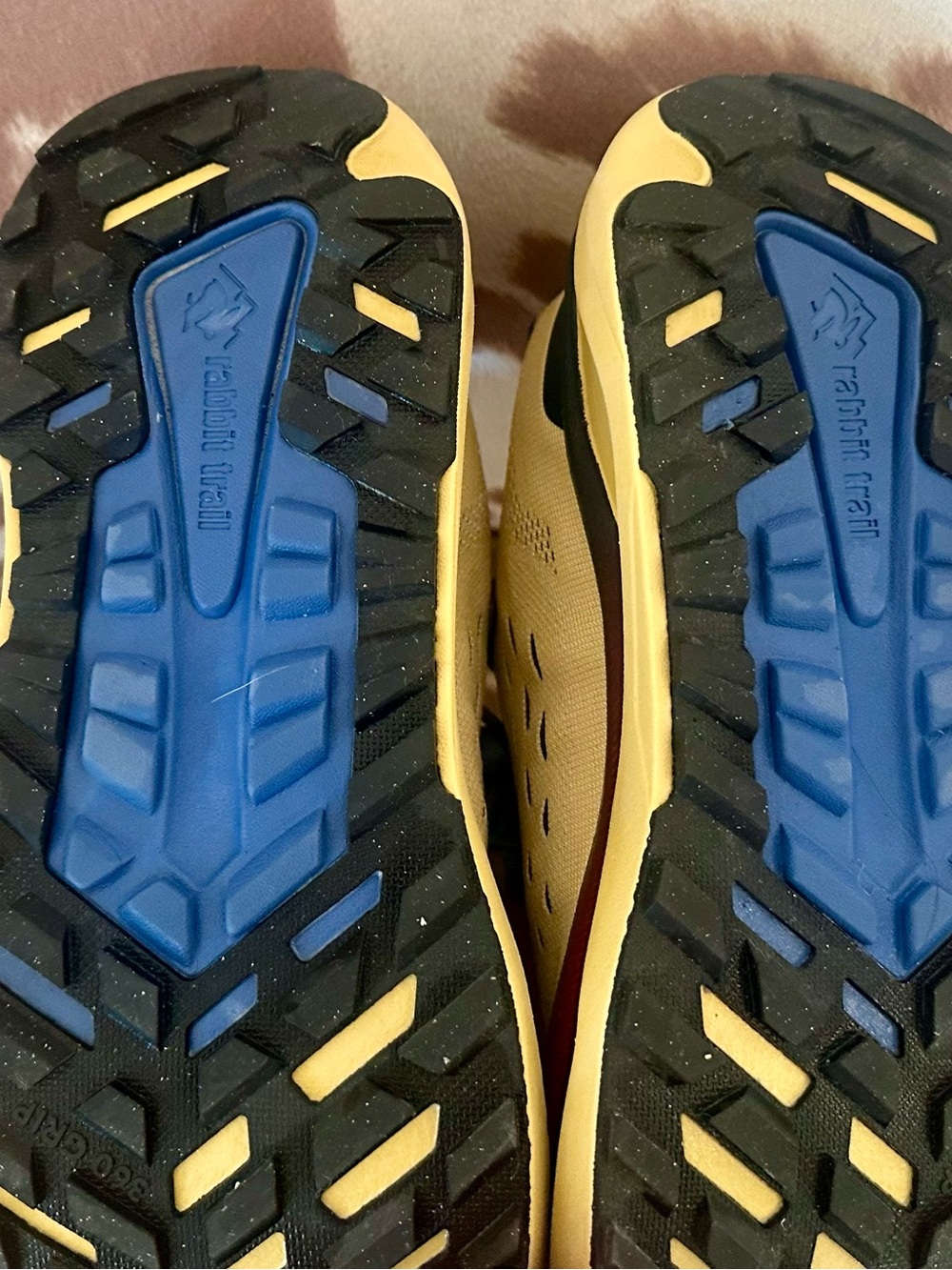RUNINRABBIT Women’s 8.5 NIB High Country trail running shoe - Picture 10 of 13
